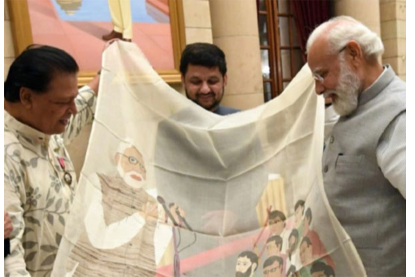 புடவையில் தத்ரூப ஓவியம் வரைந்த நெசவாளிக்கு பிரதமர் மோடி பாராட்டு | India Samugam