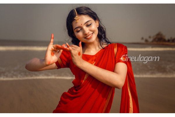 படம் செம வெற்றி சம்பளத்தை பல கோடி அதிரடியாக ஏற்றினாரா மமிதா பைஜு... அவரே சொன்ன தகவல் | Mamitha Baiju About Her Salary Hike