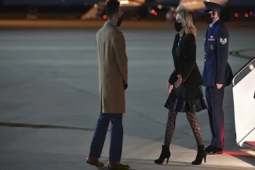 பணிப்பெண்ணாக வேடமிட்டு April Fool பிராங்க் செய்த ஜில் பைடன்!