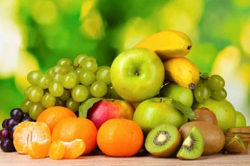 இரவில் இந்த பழங்களை சாப்பிடவே கூடாதாம்... ஏன்னு காரணம் தெரியுமா?