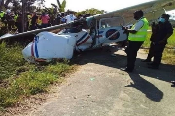 கட்டுநாயக்க பகுதியில் விபத்திற்குள்ளான விமானம்! குற்றப் புலனாய்வு பிரிவினரால் இருவர் கைது