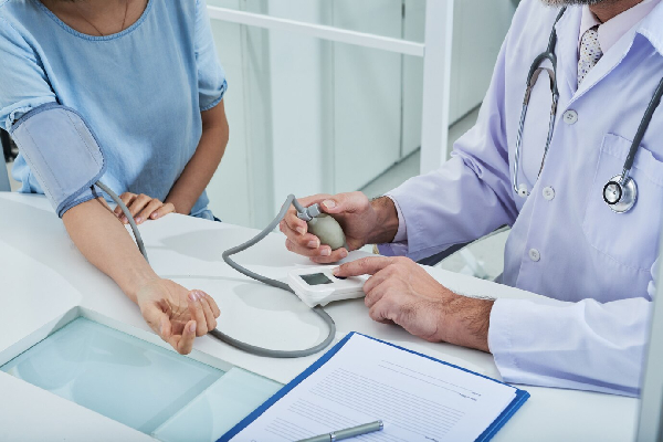 இந்தியாவிலிருந்து இலங்கைக்கு விரைந்த சிறப்பு மருத்துவர் குழு | Specialist Doctors From Kerala Arrives Sri Lanka