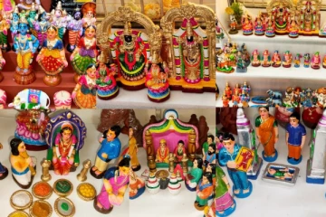 2025 நவராத்திரி: கொலுவில் கண்டிப்பாக இந்த சிலைகளை வைக்க மறக்காதீர்கள்
