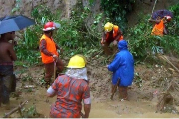 மண்சரிவில் சிக்கி காணாமல்போன நால்வரில் இருவர் சடலங்களாக மீட்பு