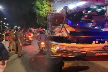 யாழில் பேருந்துடன் மோட்டார் சைக்கிள் மோதி விபத்து: ஒருவர் பலி(Photos)