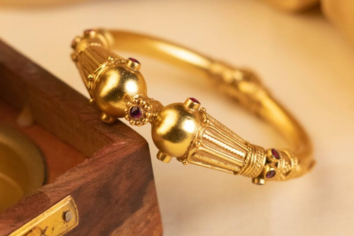 அதிரடியாக குறைந்த தங்கம் விலை.., இன்றைய நிலவரம் என்ன? | Today Gold And Silver Price In Chennai அதிரடியாக குறைந்த தங்கம் விலை.., இன்றைய நிலவரம் என்ன? | Today Gold And Silver Price In Chennai