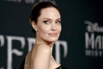 ‘எனக்கு வெக்கமா இருக்கு’ - ஆப்கான் விவகாரத்தில் கடுப்பான ஏஞ்சலினா ஜூலி