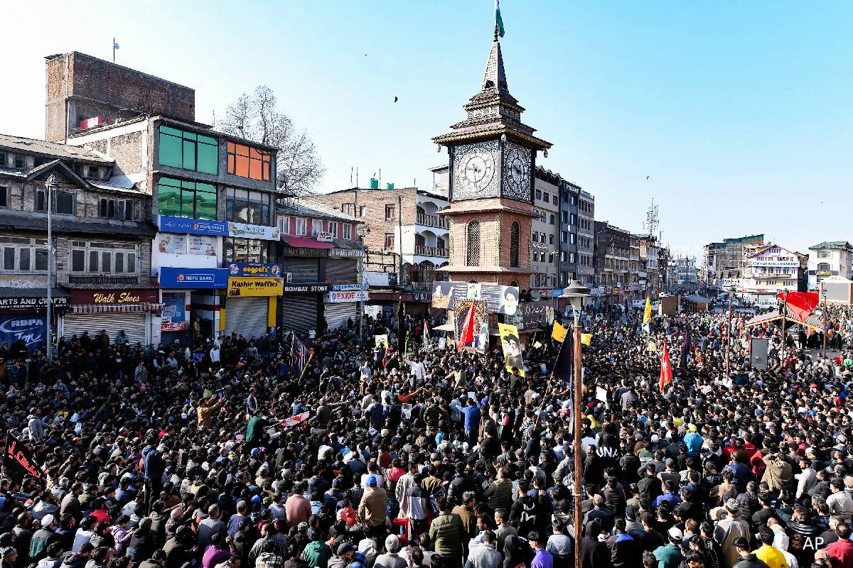 ஈரான் மோதலால் இந்தியாவிலும் வன்முறை வெடிக்க வாய்ப்பு - உள்துறை அமைச்சகம் எச்சரிக்கை | Hma Warn Possible Violence In India Amid Iran War ஈரான் மோதலால் இந்தியாவிலும் வன்முறை வெடிக்க வாய்ப்பு - உள்துறை அமைச்சகம் எச்சரிக்கை | Hma Warn Possible Violence In India Amid Iran War