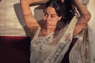 கேரளாவில் நடிகை ஜான்வி கபூர்.. அழகிய ஸ்டில்கள்