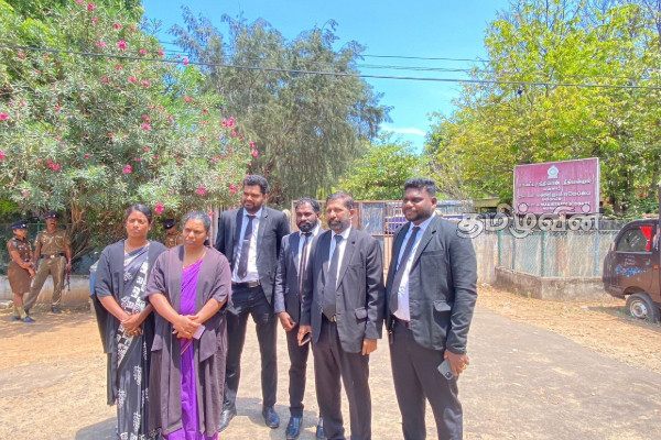 நாடளாவிய ரீதியில் போராட்டத்தில் குதித்த சட்டத்தரணிகள் | Lawyers Strike North Eastern Province