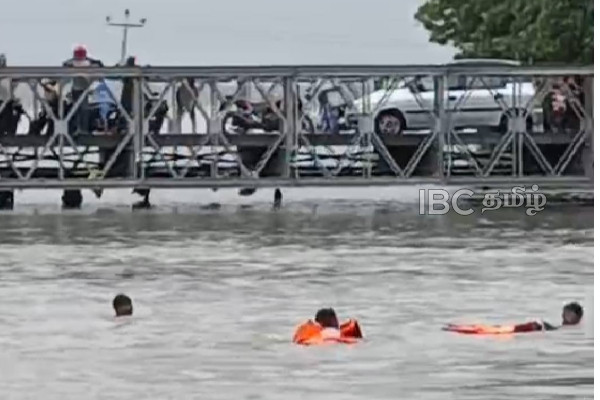 சாய்ந்தமருதில் நீரில் கவிழ்ந்த கார்! மூவர் உயிரிழப்பு - போராடி மீட்ட மீட்பு பணியாளர்கள் | Three Killed As Car Overturns In Sainthamaruti சாய்ந்தமருதில் நீரில் கவிழ்ந்த கார்! மூவர் உயிரிழப்பு - போராடி மீட்ட மீட்பு பணியாளர்கள் | Three Killed As Car Overturns In Sainthamaruti
