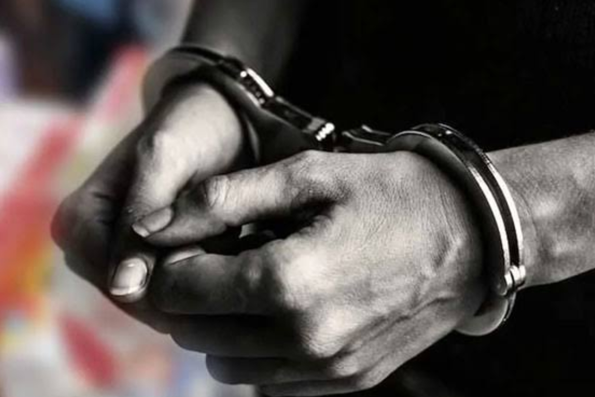 நீதிமன்ற ஊழியர் இலஞ்சம் பெற்ற குற்றச்சாட்டில் கைது | Court Employee Arrested Charges A Bribe நீதிமன்ற ஊழியர் இலஞ்சம் பெற்ற குற்றச்சாட்டில் கைது | Court Employee Arrested Charges A Bribe