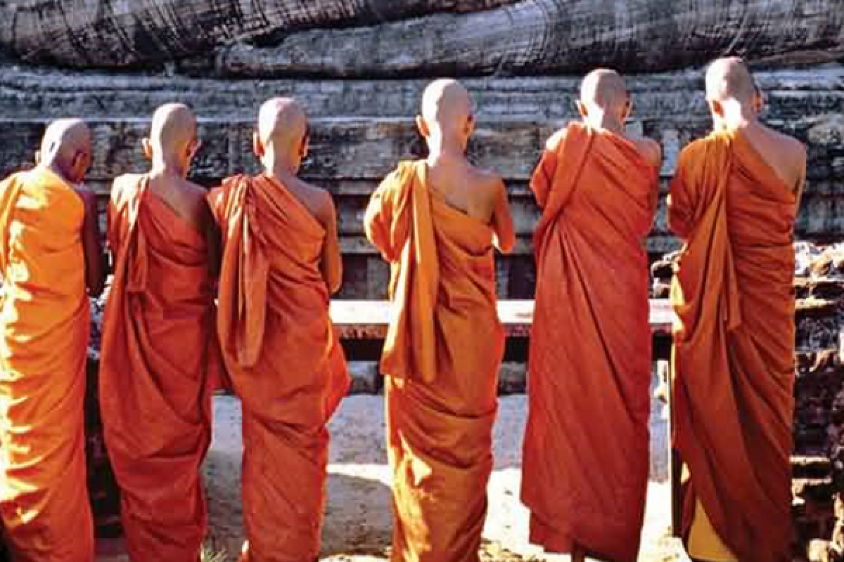 நினைத்தபடி வெளிநாடு செல்லமுடியாது : பிக்குகளுக்கு வருகிறது கடும் கட்டுப்பாடு | Monks Cannot Travel Abroad At Will