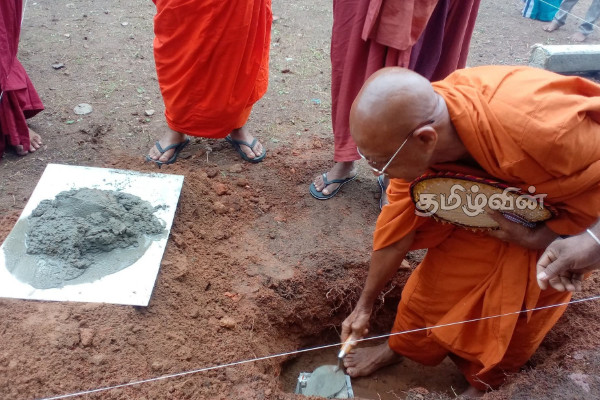கடற்கரையோரமாக சட்டவிரோத கட்டுமானம்! அதிகாரிகள் - ஊடகவியலாளர் மீது அச்சுறுத்தல் | Llegal Construction Coast Threat Journalists கடற்கரையோரமாக சட்டவிரோத கட்டுமானம்! அதிகாரிகள் - ஊடகவியலாளர் மீது அச்சுறுத்தல் | Llegal Construction Coast Threat Journalists