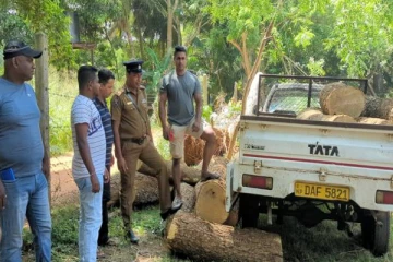 வவுனியாவில் பரபரப்பு: வாகனம் மீது துப்பாக்கிச்சூடு நடத்திய பொலிஸார்!