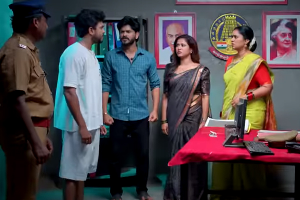 Sandhya Raagam: நேருக்கு நேர் சவால் விட்ட கார்த்திக்... ரகுராம் உயிர் காப்பாற்றப்படுமா? | Sandhya Raagam Janaki Maaya Shock Karthik Plan