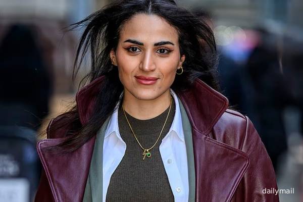 இஸ்ரேல் அளித்த நெருக்கடி... நான்காவது முறையாக கைது செய்யப்பட்ட NHS பெண் மருத்துவர் | Nhs Doctor Arrested Support For Hamas