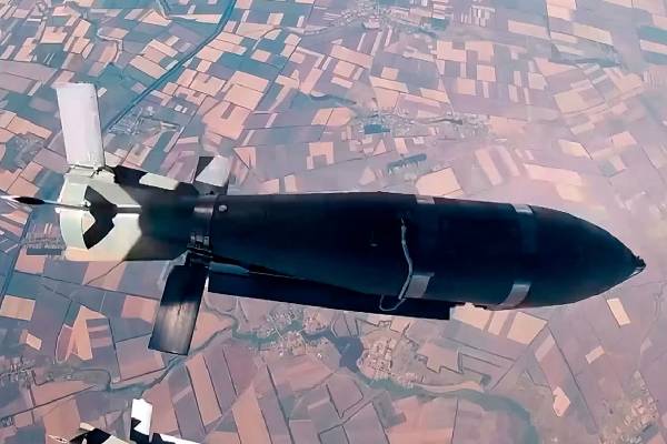 பேரழிவை ஏற்படுத்தும் Glide வெடிகுண்டுகளைத் தயாரித்துக் குவிக்கும் ரஷ்யா | Russia Manufacture Glide Bombs பேரழிவை ஏற்படுத்தும் Glide வெடிகுண்டுகளைத் தயாரித்துக் குவிக்கும் ரஷ்யா | Russia Manufacture Glide Bombs