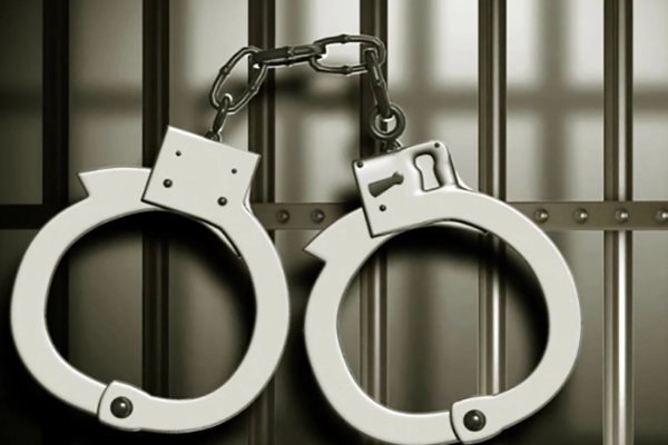 சிறுவர் தினத்தை கொண்டாட மதுபானத்துடன் வந்த மாணவர்கள் | Students Arrested For Drinking Alcohol At School