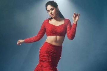 பிக்பாஸ் புகழ் நடிகை பிந்து மாதவியின் அழகிய புகைப்படங்கள்