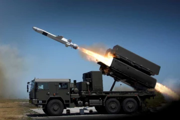 உக்ரைனுக்கு 2 ஏவுகணைகளை அனுப்பும் அமெரிக்கா!