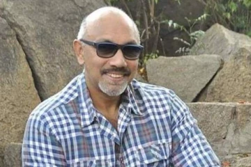 நடிகர் சத்யராஜா இது, திருமணத்தின் போது எப்படி இருந்துள்ளார் பாருங்க- இதுவரை பார்க்காத போட்டோ