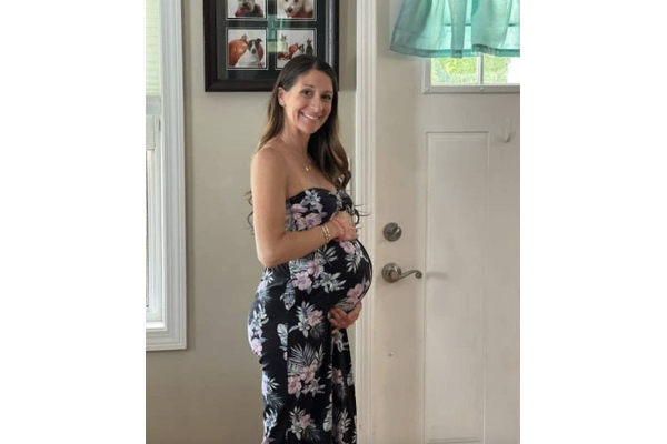 கோடியில் ஒருவருக்கு மட்டுமே நடக்கும்... 4 இரட்டை குழந்தைகள் பெற்ற தாய்! வியந்துபோன மருத்துவர்கள்; | Woman Delivers Two Set Of Identical Twins