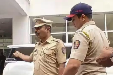 தொலைபேசிக்காக 11-வது மாடியில் இருந்து குதித்த இளம்பெண் ; இறுதியில் நேர்ந்த துயர்