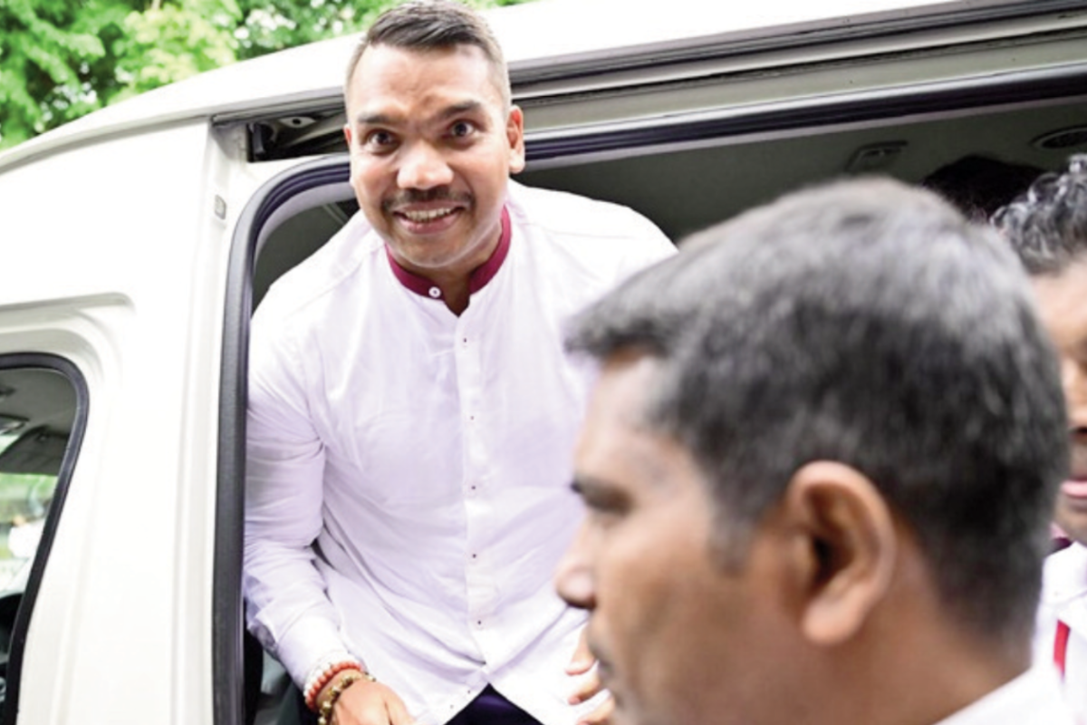 சிறையில் நாமல்.. அனுராதபுர பேரணி குறித்து மொட்டுக்கட்சி முக்கிய தீர்மானம்! | Namal Arrested Anuradhapura Rally Mottu Party சிறையில் நாமல்.. அனுராதபுர பேரணி குறித்து மொட்டுக்கட்சி முக்கிய தீர்மானம்! | Namal Arrested Anuradhapura Rally Mottu Party