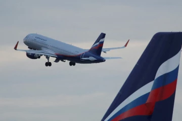 தடையை மீறி  கனடாவுக்குள் நுழைந்த ரஷ்ய விமானம்!