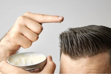 ඔබත් හැමදාම Hair Gel ගාන කෙනෙක්ද?.එහෙනම් මේ මාරාන්තික Hair Gel වලින් පරිස්සම් වන්න. (VIDEO)