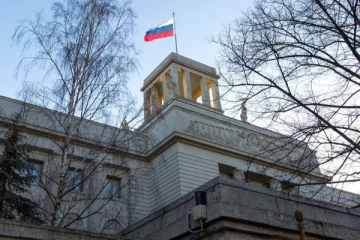 பெர்லின் தூதரகத்திற்கு வெளியே இறந்து கிடந்த நபர் யார்? வெளியான அதிர்ச்சி தகவல்!