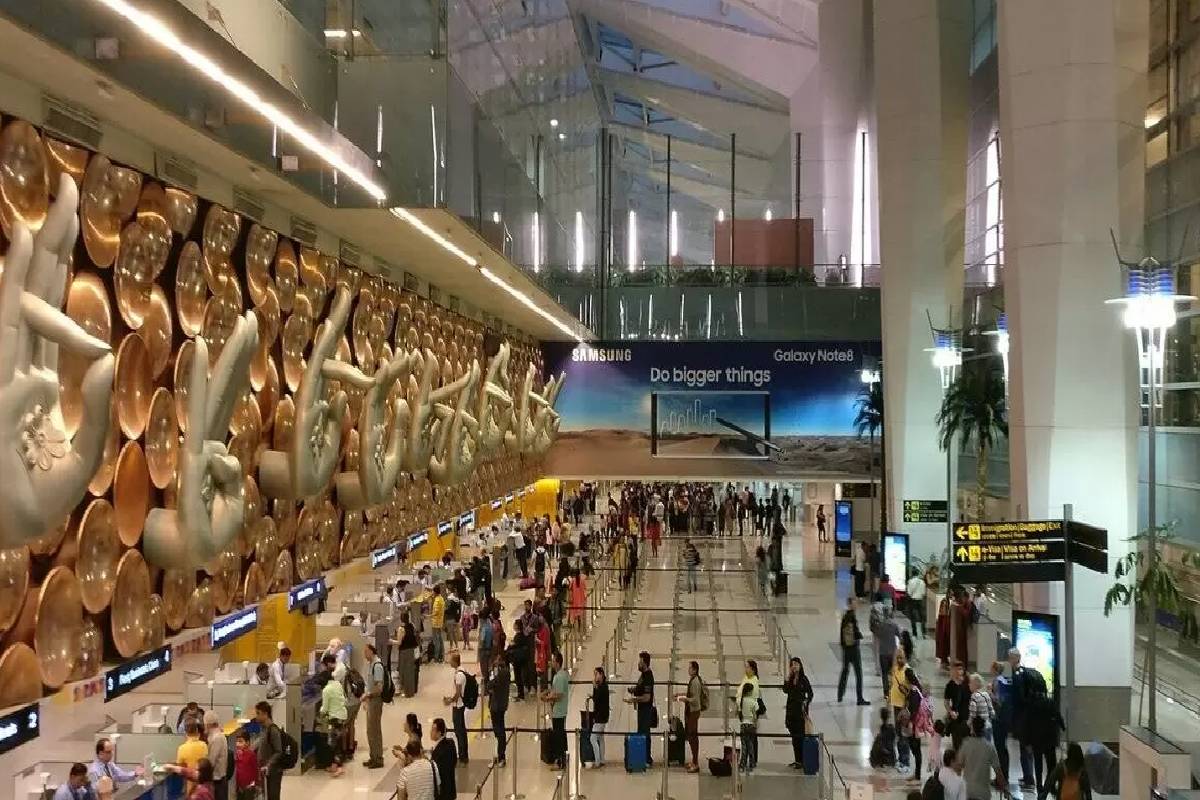 வைரல் வீடியோக்கள் கிளப்பிய சர்ச்சை ; டெல்லி விமான நிலைய நாய்கள் மாயம் | Delhi Airport Dogs Missing Cctv Footage Refused