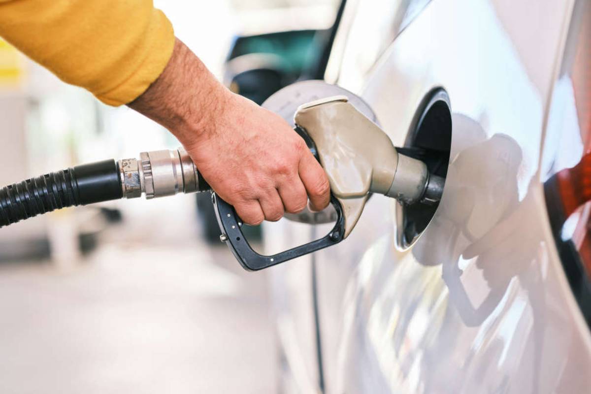 சுவிட்சர்லாந்தில் உச்சம் தொடும் எரிபொருள் விலைகள் | Fuel Price Close To Record High In Swiss