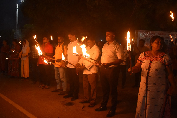 மன்னார் காற்றாலை திட்டத்திற்கு எதிராக தீப்பந்த எழுச்சி போராட்டம் | Torchlight Protest Against Wind Turbine Mannar