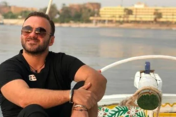 ஒருவேளை சாப்பாட்டுக்கே கஷ்டம்.. பெஞ்சில் படுத்துறங்கிய நபர்! இன்று கோடீஸ்வரர்- எப்படி தெரியுமா?