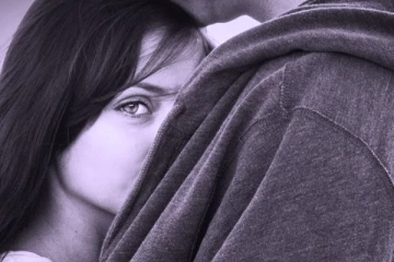 15 நாள் காதலன்...15 நாள் கணவன்; திருமணமான பெண் ஓட்டம்!