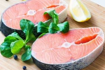 அமெரிக்காவில் மீன் உணவை சாப்பிட்ட குடும்ப பெண்ணுக்கு நேர்ந்த சோகம்!