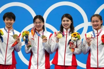 டோக்கியோ ஒலிம்பிக்ஸ்! தங்கப்பதக்கம் எண்ணிக்கையில் சீனாவை முந்த முடியாமல் தவிக்கும் நாடு