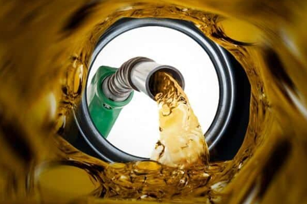 குறைந்த விலையில் எரிபொருள் - காத்திருக்கும் மகிழ்ச்சி தகவல்..! | Sri Lanka Fuel Prices Will Fall Further