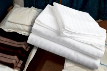 ரயில்களில் வெள்ளை நிற Bedsheets ஏன் Use பண்றாங்க?