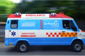 ஆம்புலன்சில் மது கடத்தி விற்ற இரண்டு பேர் கைது