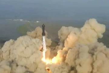 சோதனைப் பயணத்தின் போது வெடித்து சிதறிய எலோன் மஸ்க்கின் ராக்கெட்!