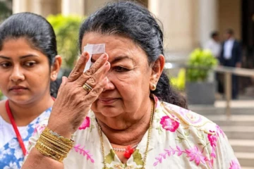 ஷிரந்தி ராஜபக்சவின் கண்ணில் திடீரென ஏற்பட்ட மாற்றம்! மீண்டும் சர்ச்சையில் சிக்கிய ஷிரந்தி
