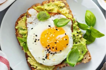 முட்டையுடன் இதை சேர்த்து சாப்பிடாதீங்க! பல பிரச்சினை ஏற்படுமாம்