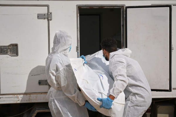 இடிபாடுகளுக்கு அடியில் இருந்து எட்டு உடல்கள் மீட்பு! காசாவில் தொடரும் சோகம் | Bodies Recovered In Central Gaza