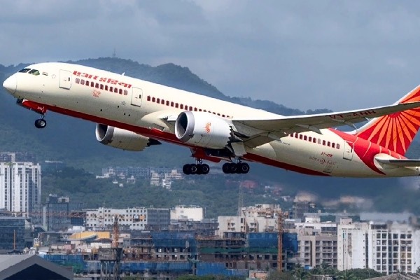 கனடாவில் ஏர் இந்தியா விமானி கைது: மது அருந்திவிட்டு பணிக்கு வந்த அவலம் | Air India Pilot Arrested In Canada For Alcohol Con கனடாவில் ஏர் இந்தியா விமானி கைது: மது அருந்திவிட்டு பணிக்கு வந்த அவலம் | Air India Pilot Arrested In Canada For Alcohol Con