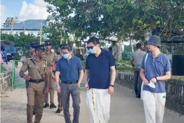 தமிழர்களின் கலாசார உடையில் யாழ்ப்பாணத்திற்கு வருகை தந்த சீன தூதரக அதிகாரி