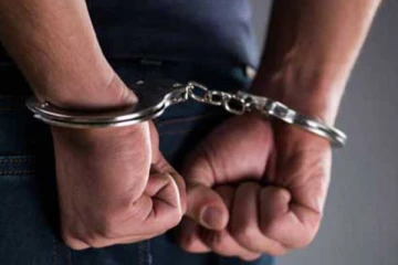 கான்ஸ்டபிளை தாக்கி தப்பியோடிய வேலே சுதாவின் சகோதரர் கைது