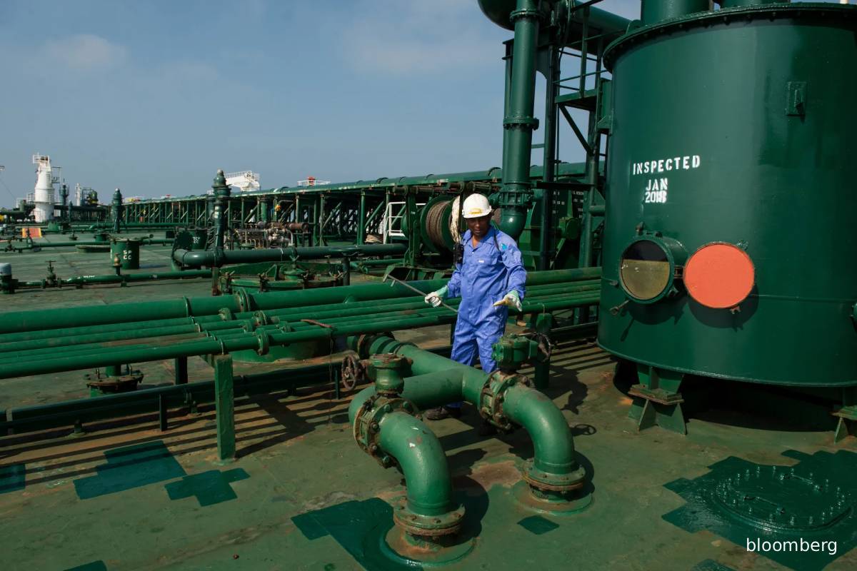 போருக்கு நடுவே... ஈரானுக்கு மிகப்பெரிய பொருளாதார உதவிக்கு வாய்ப்பளித்த ட்ரம்ப் | Trump Unlocks Precious Iranian Oil